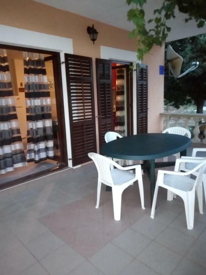 Apartman Bruna Šibenik Esterno foto